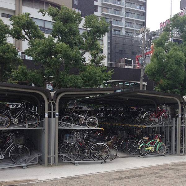 Renacimiento de bicicletas en ciudades: elegantes soluciones de estacionamiento para bicicletas para ciclismo urbano